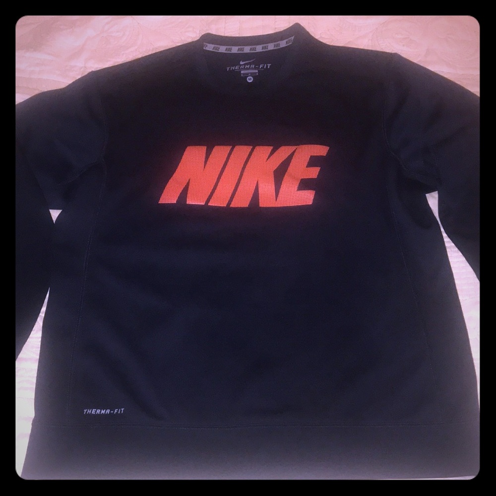 Nike Therma- Fit Crewneck🔶🔵